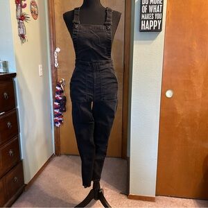Madewell black skinny cropped overalls size XS adjustable straps side zip